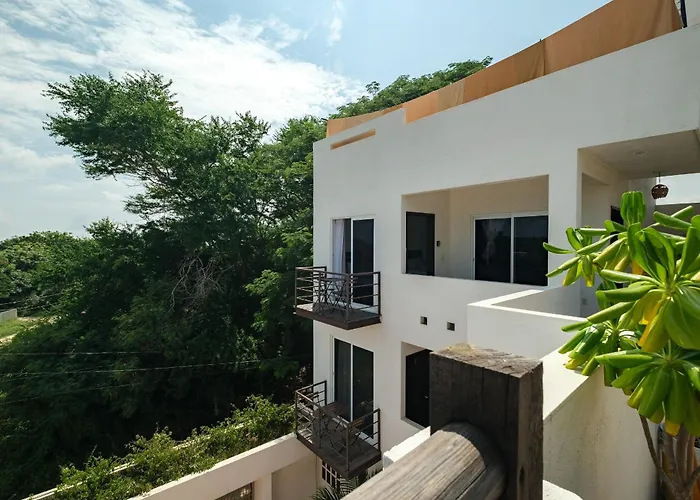 La Aurora Puerto Escondido